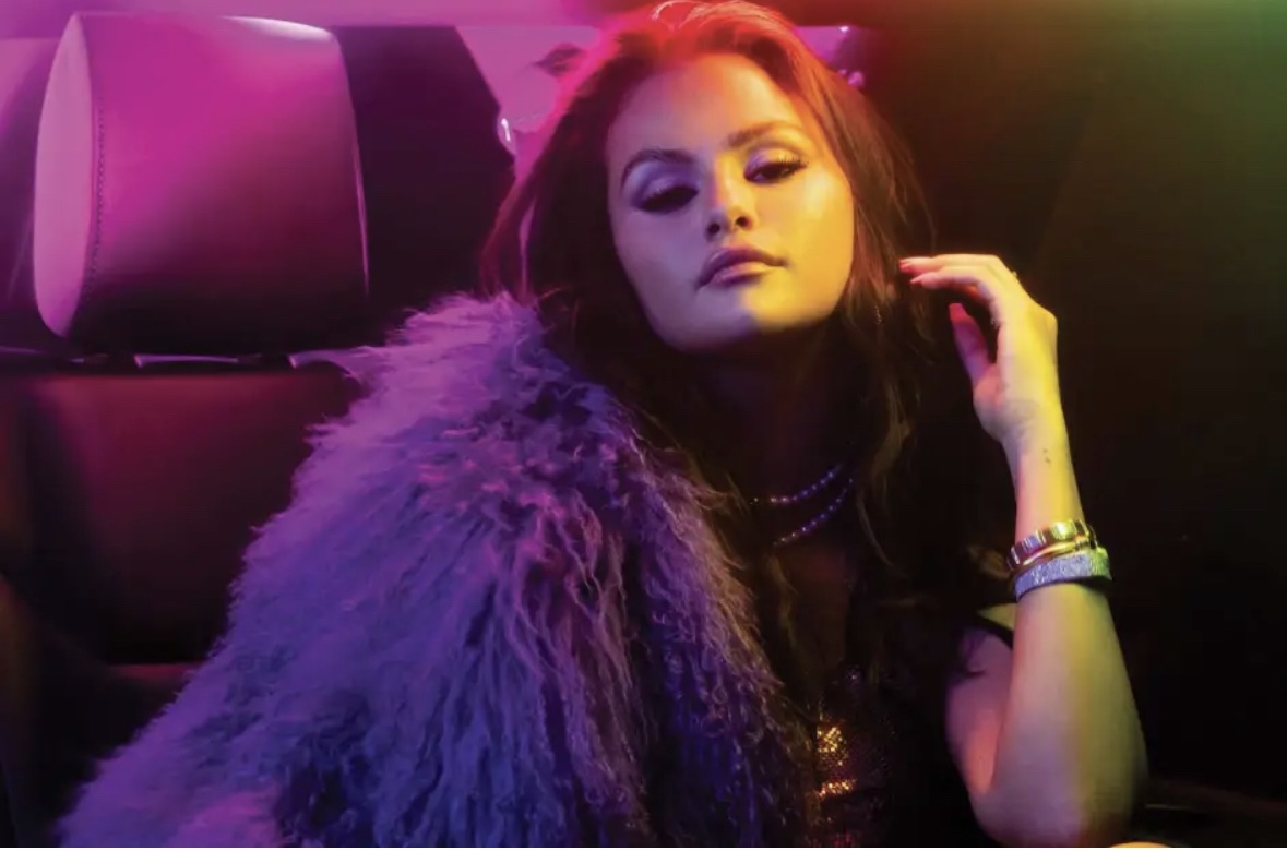 Selena Gomez Teases Music Comeback with “Single Soon”