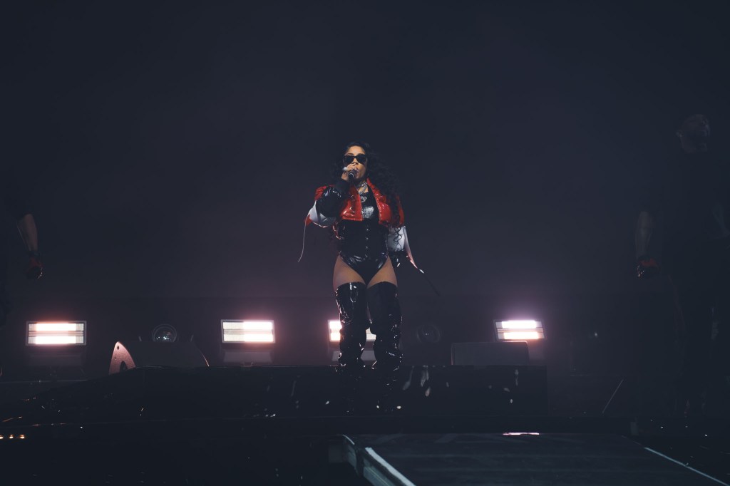 Keyshia Cole Loved Hard in Bay Area at Oakland&nbsp;Arena